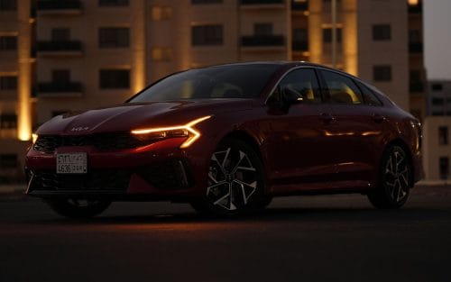 Is the Kia K5 the Best Choice in Saudi Arabia's Mid-Size Sedan Market?